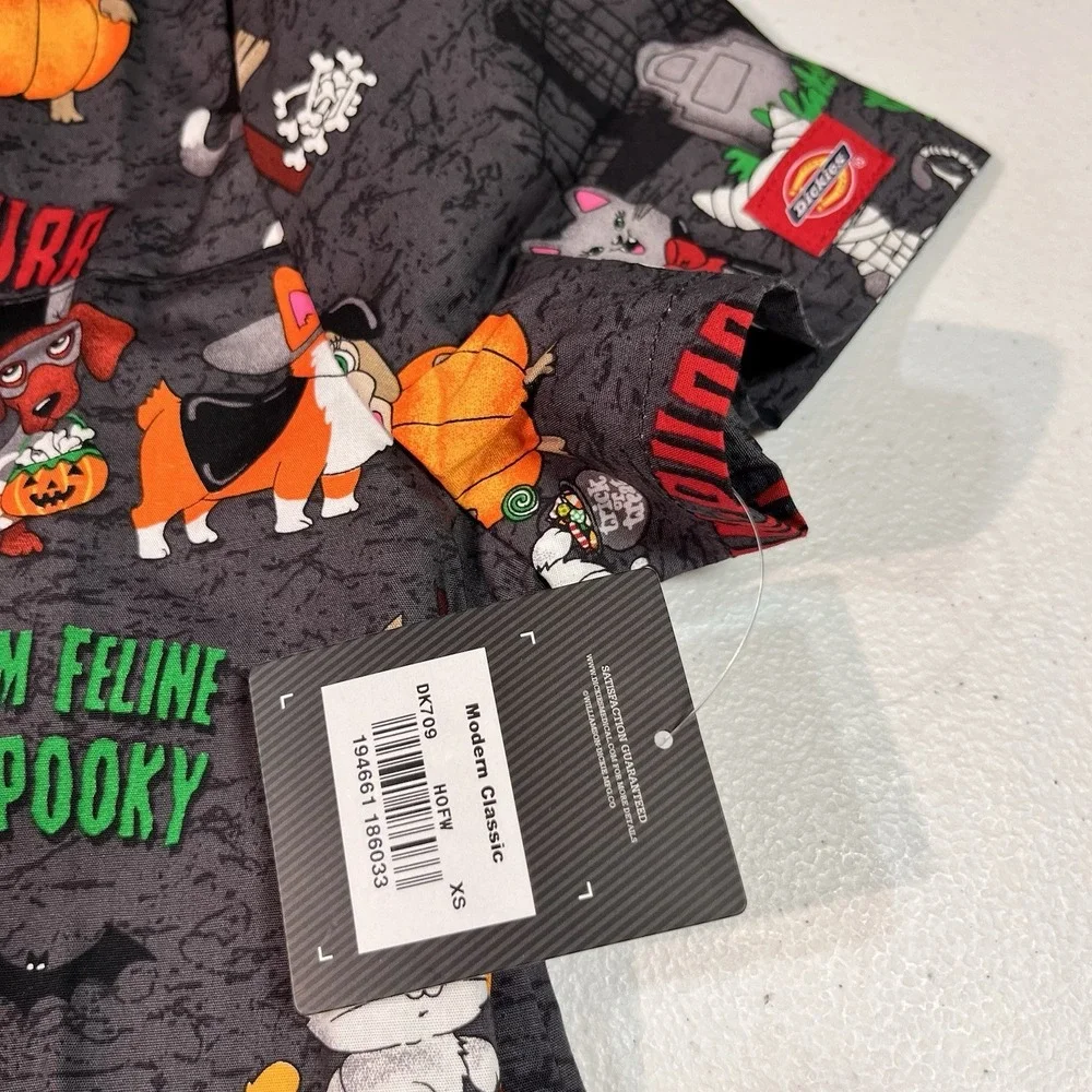 NWT Dickies Halloween Scrub Top Women's Medical Veterinary Dogs Cats XS DK709‎